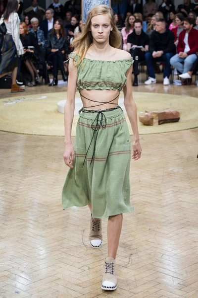 Look 8